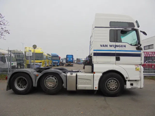 MAN TGX 26.500 XXL 6X2 SMART TACHO 20X IN STOCK - Nyergesvontató: 4 kép. MAN TGX 26.500 XXL 6X2 SMART TACHO 20X IN STOCK - Nyergesvontató: 4 kép.
