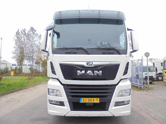 MAN TGX 26.500 XXL 6X2 SMART TACHO 20X IN STOCK - Nyergesvontató: 2 kép. MAN TGX 26.500 XXL 6X2 SMART TACHO 20X IN STOCK - Nyergesvontató: 2 kép.
