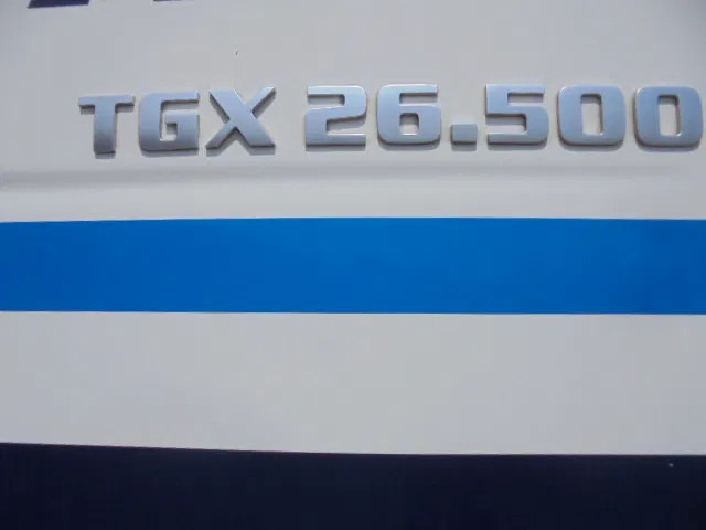 Nyergesvontató MAN TGX 26.500 XXL: 16 kép.