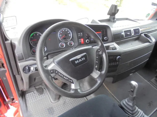 Nyergesvontató MAN TGX 33.480 6X4 Manual Gearbox Retarder: 8 kép. Nyergesvontató MAN TGX 33.480 6X4 Manual Gearbox Retarder: 8 kép.
