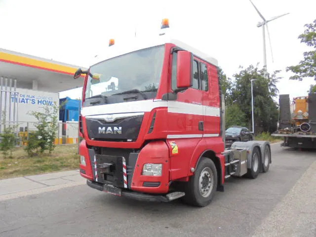 MAN TGX 33.480 6X4 Manual Gearbox Retarder - Nyergesvontató: 1 kép. MAN TGX 33.480 6X4 Manual Gearbox Retarder - Nyergesvontató: 1 kép.