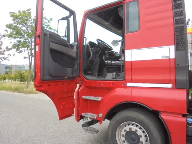 Nyergesvontató MAN TGX 33.480 6X4 Manual Gearbox Retarder: 7 kép. Nyergesvontató MAN TGX 33.480 6X4 Manual Gearbox Retarder: 7 kép.