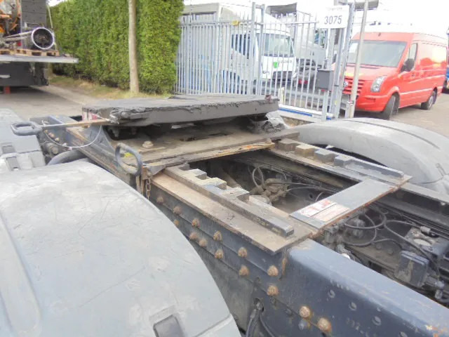 Nyergesvontató MAN TGX 33.480 6X4 Manual Gearbox Retarder: 18 kép. Nyergesvontató MAN TGX 33.480 6X4 Manual Gearbox Retarder: 18 kép.