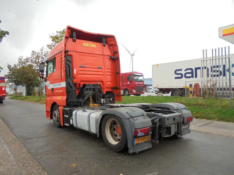 MAN TGX 440 - Nyergesvontató: 4 kép. MAN TGX 440 - Nyergesvontató: 4 kép.