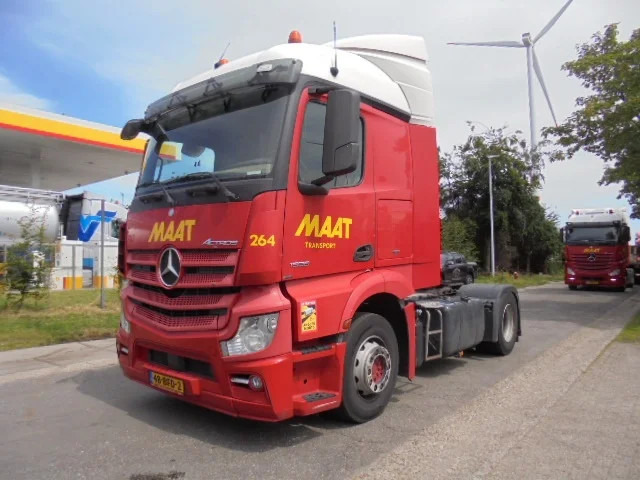 Mercedes-Benz Actros 1836 EUR6 - Nyergesvontató: 1 kép. Mercedes-Benz Actros 1836 EUR6 - Nyergesvontató: 1 kép.