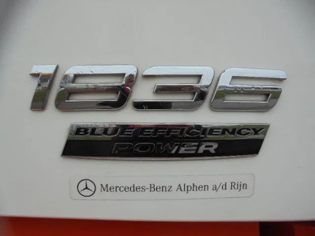 Mercedes-Benz Actros 1836 LS - Nyergesvontató: 4 kép. Mercedes-Benz Actros 1836 LS - Nyergesvontató: 4 kép.