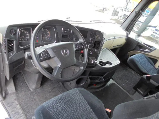 Mercedes-Benz Actros 1842 15x IN STOCK - Nyergesvontató: 3 kép. Mercedes-Benz Actros 1842 15x IN STOCK - Nyergesvontató: 3 kép.