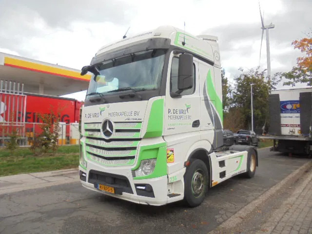 Mercedes-Benz Actros 1842 APK 04-2026 - Nyergesvontató: 1 kép. Mercedes-Benz Actros 1842 APK 04-2026 - Nyergesvontató: 1 kép.