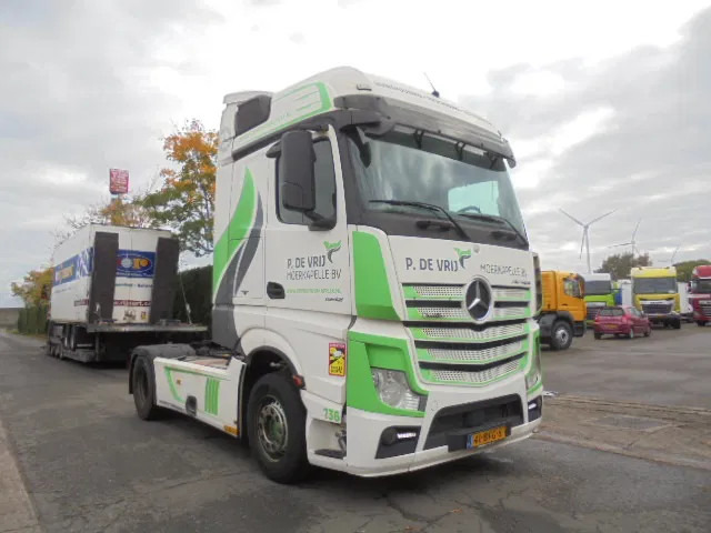 Mercedes-Benz Actros 1842 APK 04-2026 - Nyergesvontató: 3 kép. Mercedes-Benz Actros 1842 APK 04-2026 - Nyergesvontató: 3 kép.