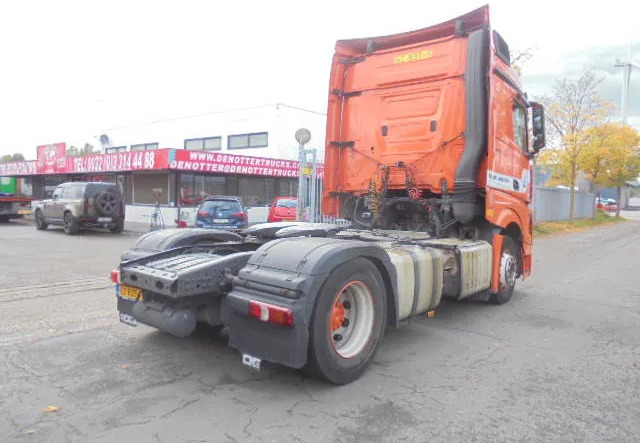 Mercedes-Benz Actros 1842 APK 06-2026 - Nyergesvontató: 5 kép. Mercedes-Benz Actros 1842 APK 06-2026 - Nyergesvontató: 5 kép.