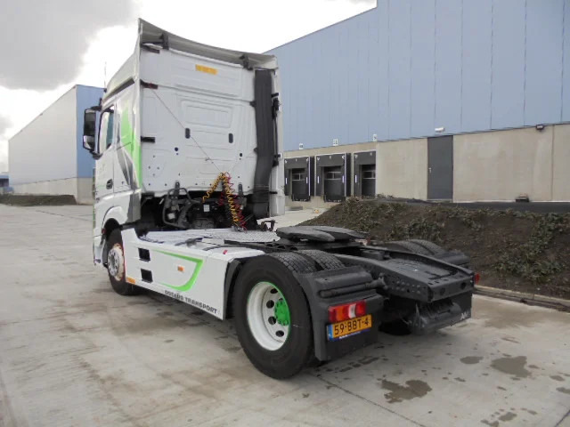 Mercedes-Benz Actros 1842 LS EUR6 - Nyergesvontató: 5 kép. Mercedes-Benz Actros 1842 LS EUR6 - Nyergesvontató: 5 kép.