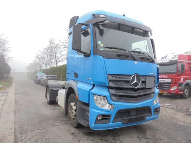Mercedes-Benz Actros 1842 LS EUR6 - Nyergesvontató: 3 kép. Mercedes-Benz Actros 1842 LS EUR6 - Nyergesvontató: 3 kép.