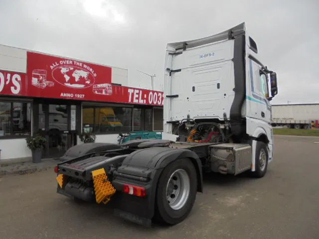 Mercedes-Benz Actros 1842 LS EUR6 - Nyergesvontató: 4 kép. Mercedes-Benz Actros 1842 LS EUR6 - Nyergesvontató: 4 kép.