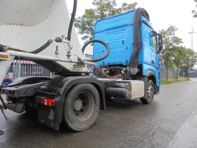 Mercedes-Benz Actros 1842 LS EUR6 - Nyergesvontató: 4 kép. Mercedes-Benz Actros 1842 LS EUR6 - Nyergesvontató: 4 kép.