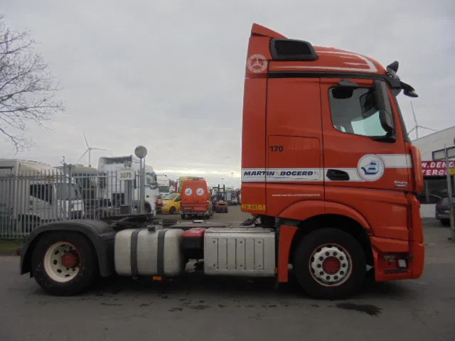 Mercedes-Benz Actros 1842 LS NL TRUCK - Nyergesvontató: 4 kép. Mercedes-Benz Actros 1842 LS NL TRUCK - Nyergesvontató: 4 kép.