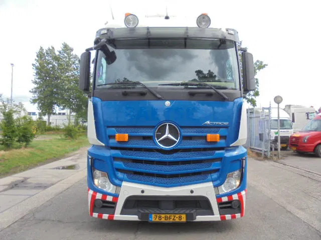 Mercedes-Benz Actros 1842 LS NL TRUCK - Nyergesvontató: 2 kép. Mercedes-Benz Actros 1842 LS NL TRUCK - Nyergesvontató: 2 kép.