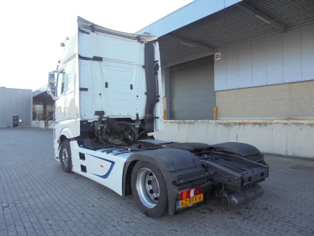 Mercedes-Benz Actros 1842 LS NL TRUCK - Nyergesvontató: 5 kép. Mercedes-Benz Actros 1842 LS NL TRUCK - Nyergesvontató: 5 kép.