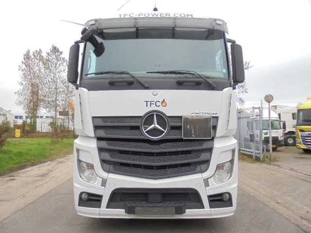 Mercedes-Benz Actros 1845 LS ADR - Nyergesvontató: 2 kép. Mercedes-Benz Actros 1845 LS ADR - Nyergesvontató: 2 kép.