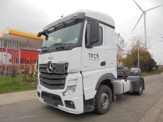 Mercedes-Benz Actros 1845 LS ADR - Nyergesvontató: 1 kép. Mercedes-Benz Actros 1845 LS ADR - Nyergesvontató: 1 kép.