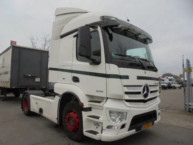 Mercedes-Benz Actros 1939 LS - Nyergesvontató: 3 kép. Mercedes-Benz Actros 1939 LS - Nyergesvontató: 3 kép.