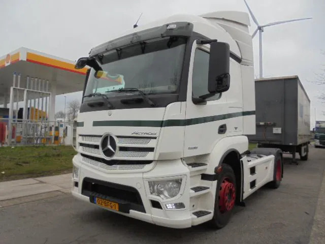 Mercedes-Benz Actros 1939 LS - Nyergesvontató: 1 kép. Mercedes-Benz Actros 1939 LS - Nyergesvontató: 1 kép.