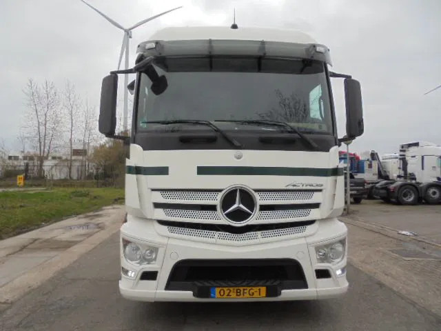 Mercedes-Benz Actros 1939 LS - Nyergesvontató: 2 kép. Mercedes-Benz Actros 1939 LS - Nyergesvontató: 2 kép.