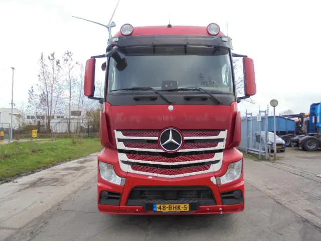 Mercedes-Benz Actros 2543 6X2 + HYDRAULIC - Nyergesvontató: 2 kép. Mercedes-Benz Actros 2543 6X2 + HYDRAULIC - Nyergesvontató: 2 kép.