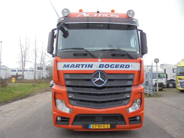 Mercedes-Benz Actros 2645 NL TRUCK - Nyergesvontató: 2 kép. Mercedes-Benz Actros 2645 NL TRUCK - Nyergesvontató: 2 kép.