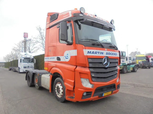 Mercedes-Benz Actros 2645 NL TRUCK - Nyergesvontató: 3 kép. Mercedes-Benz Actros 2645 NL TRUCK - Nyergesvontató: 3 kép.