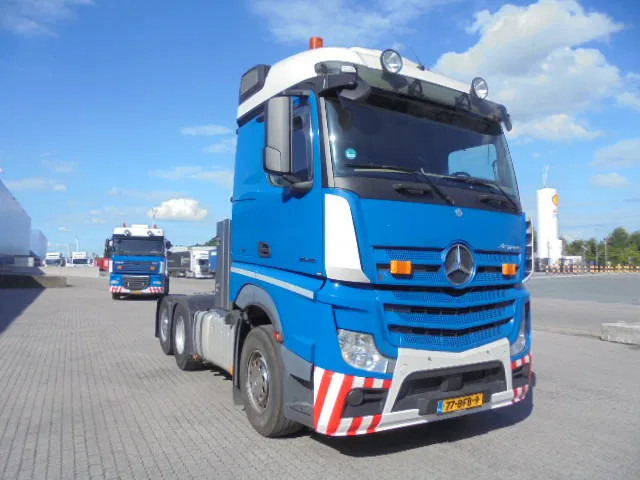 Mercedes-Benz Actros 2648 6X2 NL TRUCK - Nyergesvontató: 3 kép. Mercedes-Benz Actros 2648 6X2 NL TRUCK - Nyergesvontató: 3 kép.
