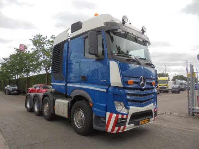 Mercedes-Benz Actros 4158 8X4 180 TON NL KENTEKEN - Nyergesvontató: 3 kép. Mercedes-Benz Actros 4158 8X4 180 TON NL KENTEKEN - Nyergesvontató: 3 kép.