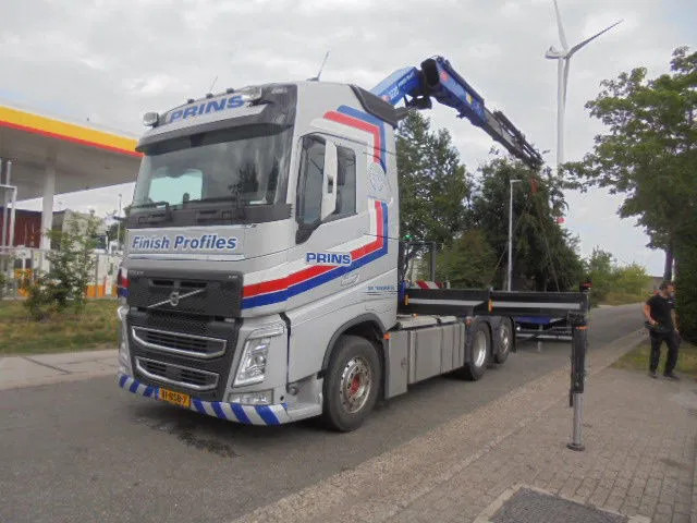 Volvo FH 420 6X2 NL TRUCK - Nyergesvontató: 1 kép. Volvo FH 420 6X2 NL TRUCK - Nyergesvontató: 1 kép.