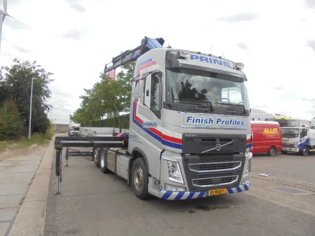 Volvo FH 420 6X2 NL TRUCK - Nyergesvontató: 3 kép. Volvo FH 420 6X2 NL TRUCK - Nyergesvontató: 3 kép.