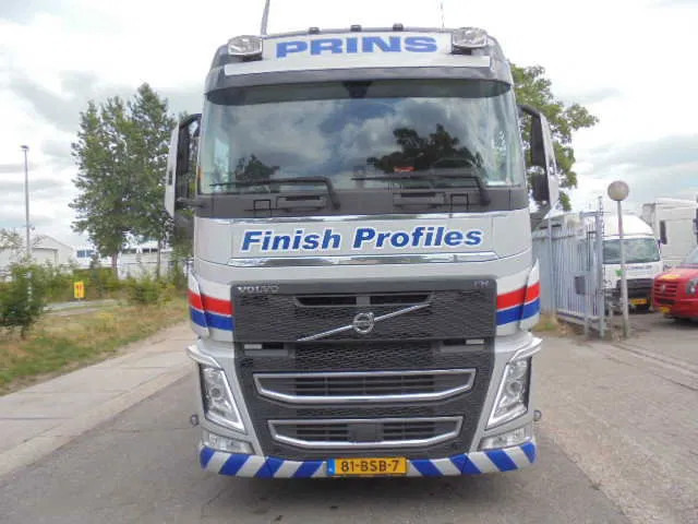 Volvo FH 420 6X2 NL TRUCK - Nyergesvontató: 3 kép. Volvo FH 420 6X2 NL TRUCK - Nyergesvontató: 3 kép.