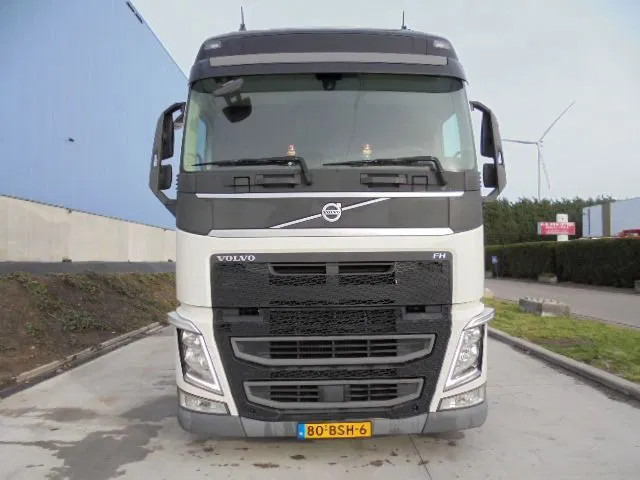 Volvo FH 420 MEGA NL TRUCK APK /TUV 01-05-2026 - Nyergesvontató: 2 kép. Volvo FH 420 MEGA NL TRUCK APK /TUV 01-05-2026 - Nyergesvontató: 2 kép.