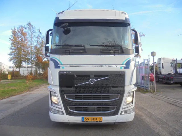 Volvo FH 460 6X2 NL TRUCK APK 02/26 - Nyergesvontató: 2 kép. Volvo FH 460 6X2 NL TRUCK APK 02/26 - Nyergesvontató: 2 kép.