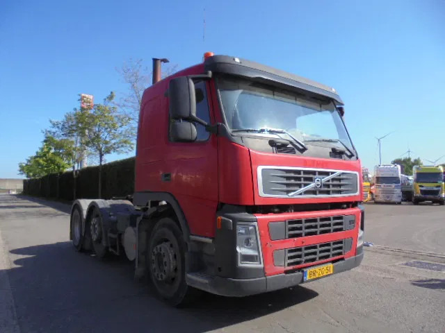 Volvo FM 380 6X2 - Nyergesvontató: 3 kép. Volvo FM 380 6X2 - Nyergesvontató: 3 kép.