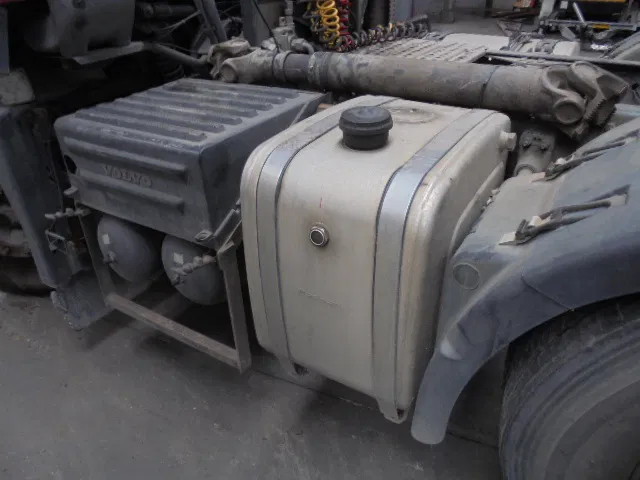 Nyergesvontató Volvo FM 380 ENGINE NOT OK ONLY PARTS: 20 kép.