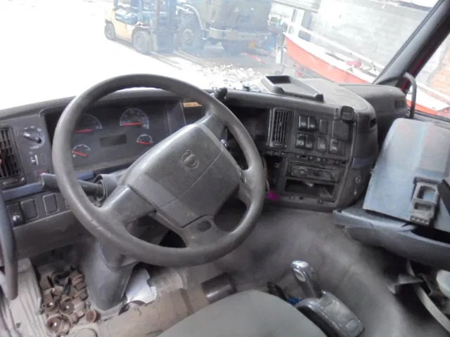 Nyergesvontató Volvo FM 380 ENGINE NOT OK ONLY PARTS: 11 kép.