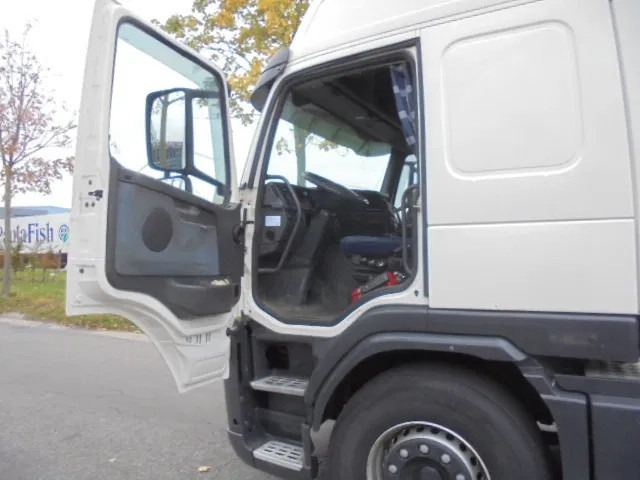 Volvo FM 400 GLOBETROTTER ADR NL TRUCK - Nyergesvontató: 5 kép. Volvo FM 400 GLOBETROTTER ADR NL TRUCK - Nyergesvontató: 5 kép.