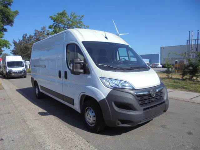 Opel Movano L3H2 2.2L BLUE HDI 140 - Furgon: 3 kép. Opel Movano L3H2 2.2L BLUE HDI 140 - Furgon: 3 kép.