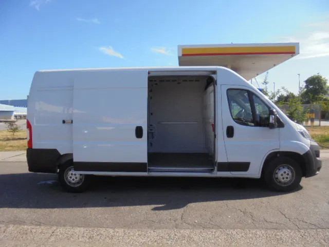 Opel Movano L3H2 2.2L BLUE HDI 140 - Furgon: 4 kép. Opel Movano L3H2 2.2L BLUE HDI 140 - Furgon: 4 kép.