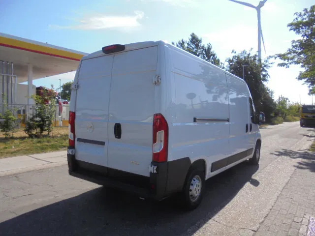 Opel Movano L3H2 2.2L BLUE HDI 140 - Furgon: 4 kép. Opel Movano L3H2 2.2L BLUE HDI 140 - Furgon: 4 kép.