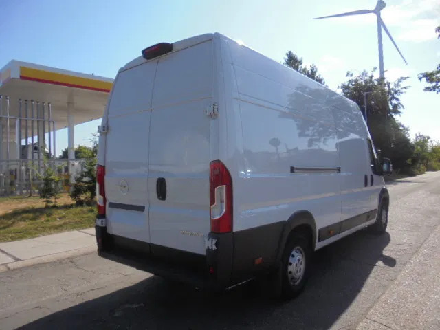 Opel Movano L3H2 2.2L BLUE HDI 165 - Furgon: 4 kép. Opel Movano L3H2 2.2L BLUE HDI 165 - Furgon: 4 kép.