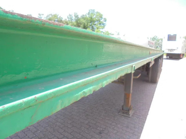 Platós félpótkocsi Pacton 3139 D BLADGEVEERD-STEELSPRINGS: 9 kép.