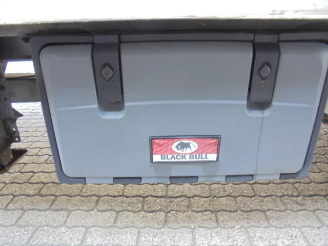 Pótkocsi dobozos Pacton MXD218: 13 kép. Pótkocsi dobozos Pacton MXD218: 13 kép.