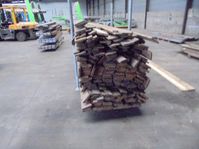 Plan KEN ALU / HOUT - Ponyvás felépítmény: 5 kép. Plan KEN ALU / HOUT - Ponyvás felépítmény: 5 kép.