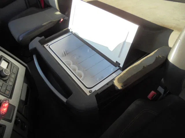 Horgos rakodó teherautó Renault T 430 6X2 NL TRUCK APK TUV 03-26: 11 kép. Horgos rakodó teherautó Renault T 430 6X2 NL TRUCK APK TUV 03-26: 11 kép.