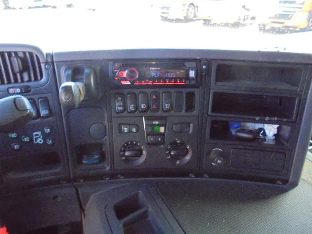 Cserefelépítményes teherautó Scania P280 B 4X2: 17 kép.