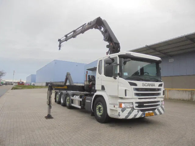 Scania P370 8X2 HAAK + KRAAN NL TRUCK LOW KM - Horgos rakodó teherautó, Darus autó: 3 kép. Scania P370 8X2 HAAK + KRAAN NL TRUCK LOW KM - Horgos rakodó teherautó, Darus autó: 3 kép.